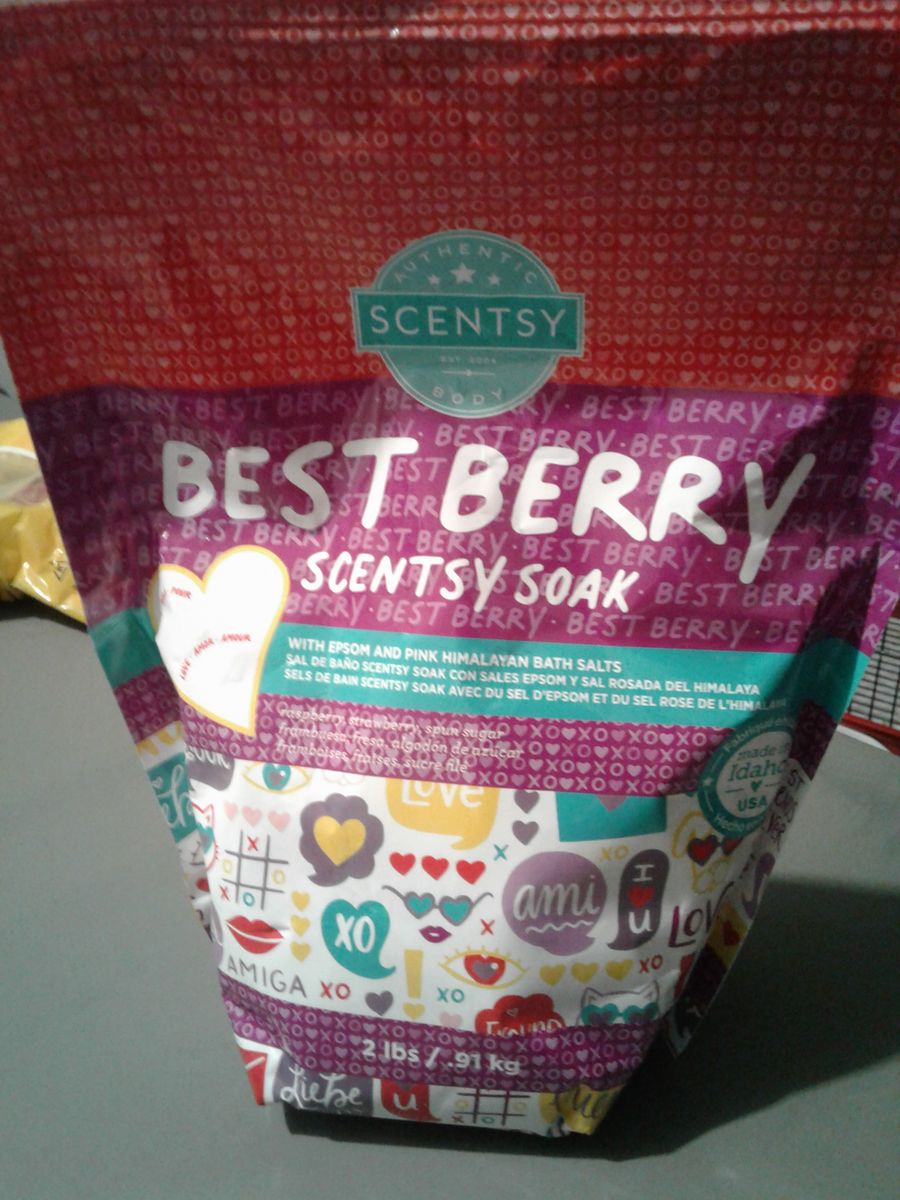 NIP Scentsy Soak, Best Berry