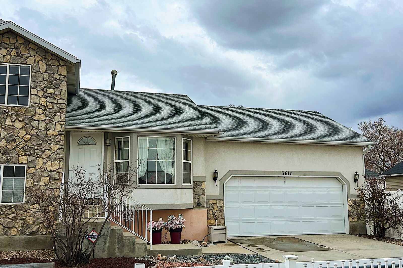 Leaky Roof Repair | New Roof Installation | Gutter Cleaning | Roof Replacement | Roofer