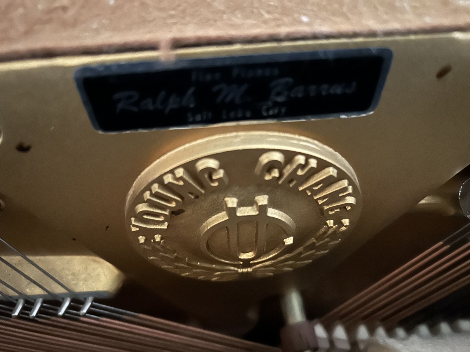 Young Chang U-107 console piano