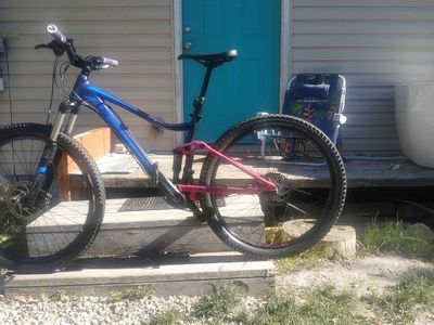 Liv Embolden 2. Medium. 27.5 in Tires. Great Condition.
