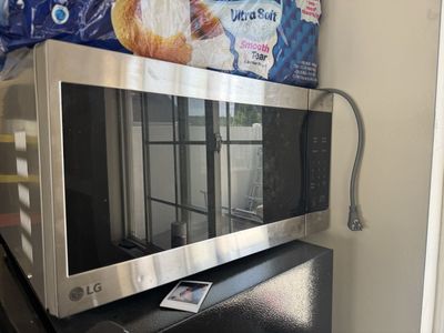 Large Lg 1200 watt microwave