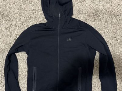 Arc’teryx Kyanite Hoodie (Mens size large)