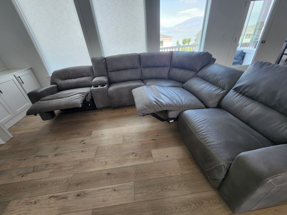 Main image 3