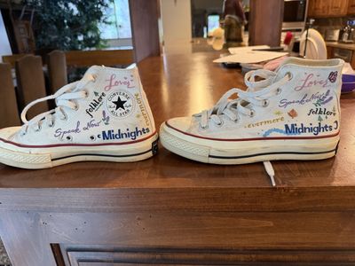 Taylor Swift Converse