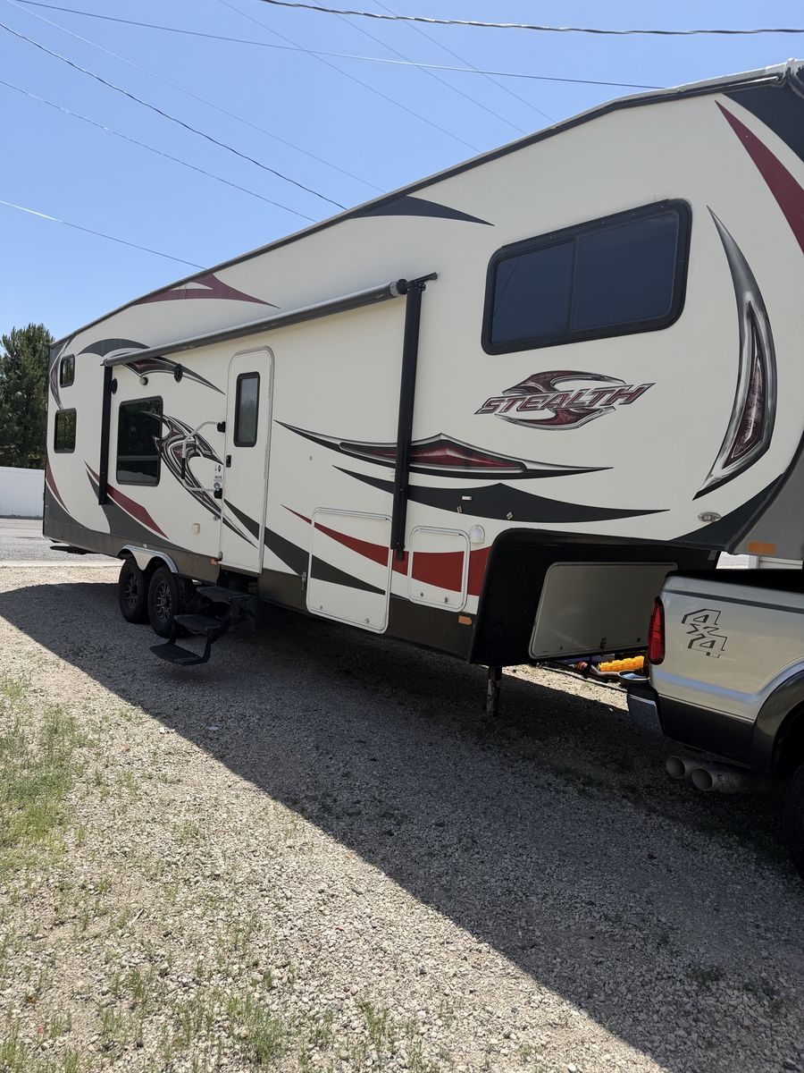 2016 Stealth WA 3316 Toy Hauler