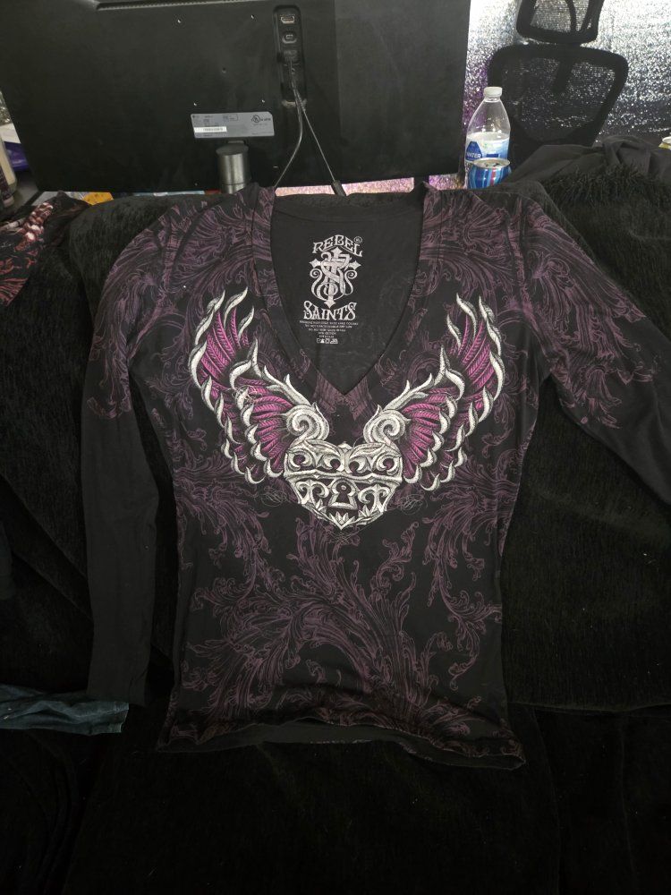 Rebel Saints Long Sleeve Graphic V-Neck Shirt Angel Wings Size XL