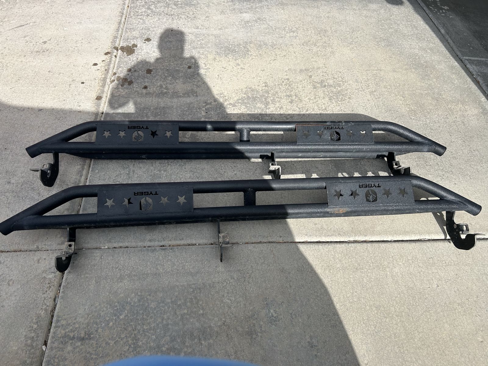 Tyger Auto Black Textured Side Steps / Nerf Bars for GMC Canyon