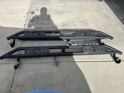 Tyger Auto Black Textured Side Steps / Nerf Bars for GMC Canyon