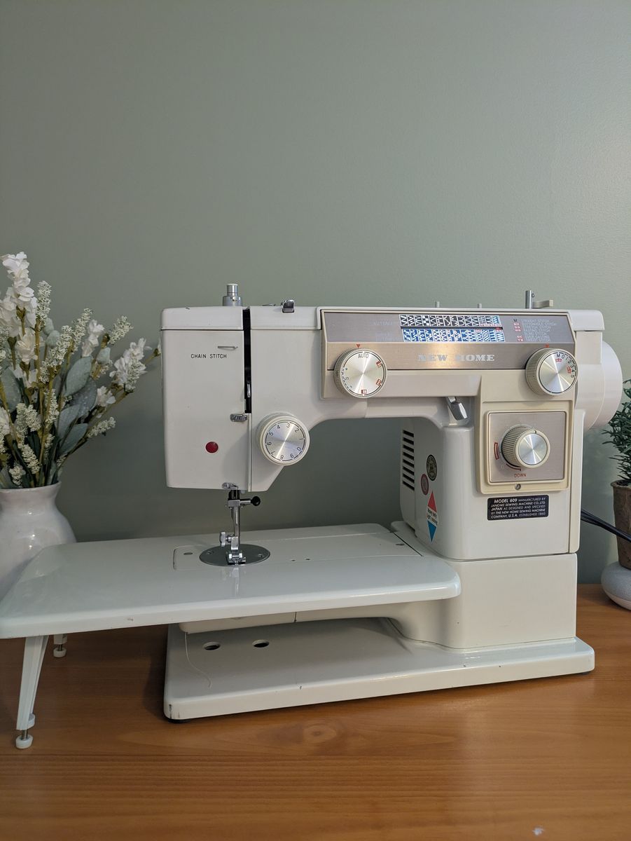 Vintage New Home Model 609 Sewing Machine