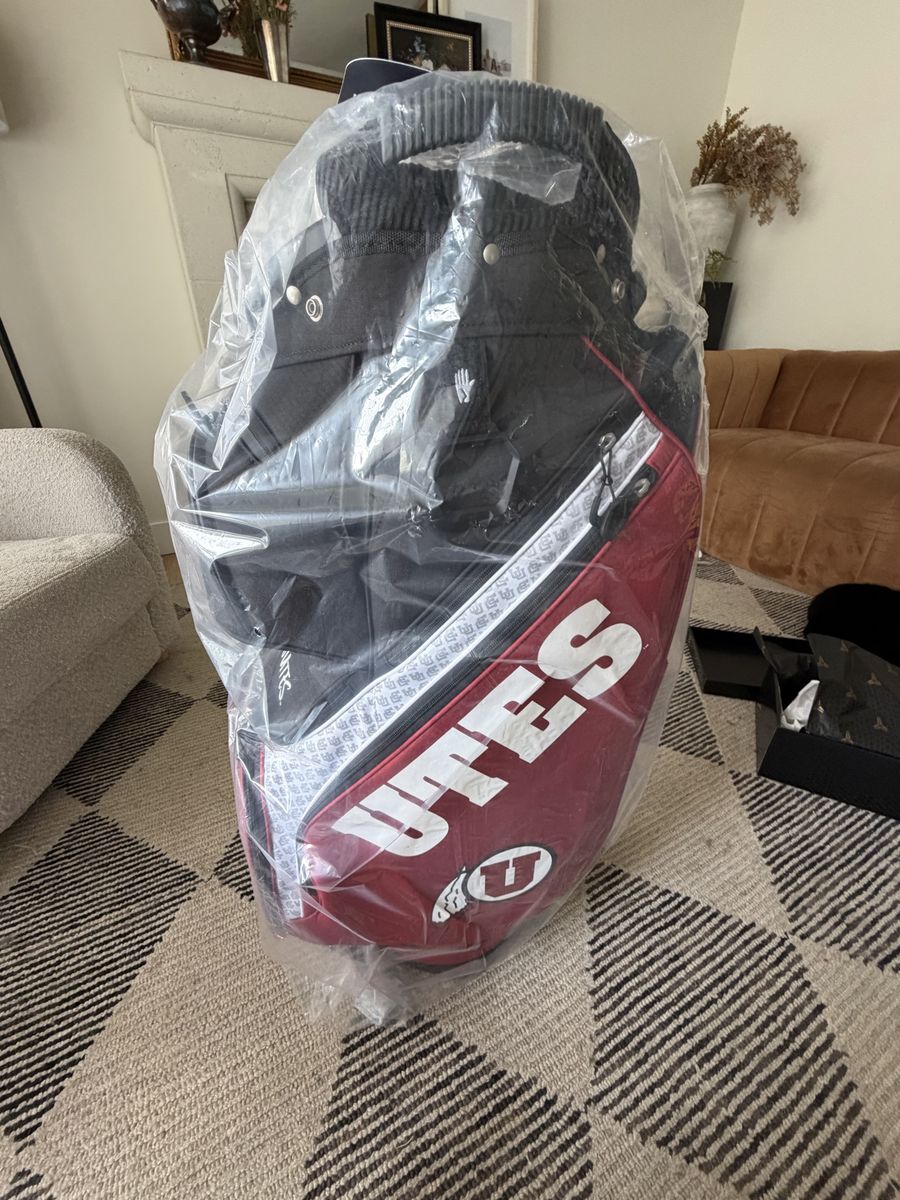 University of Utah Utes Golf Bag - Brand New in Plastic