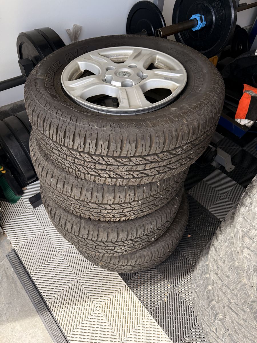 Stock Toyota tundra wheels and tires