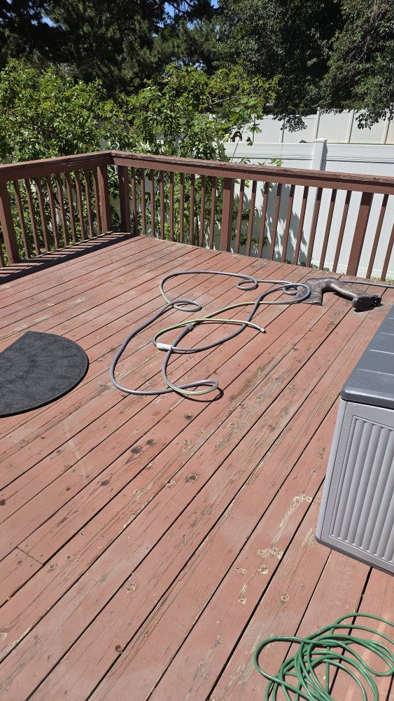 Free deck, come get it now before it's thrown away