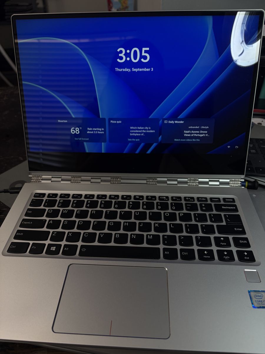 TOUCHSCREEN LENOVO YOGA 910 WITH INTEL CORE i7, 8GB RAM, 256GB SSD AND 120 DAY WARRANTY!!!