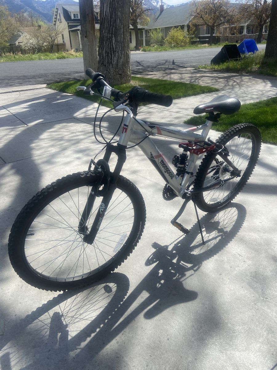 Mongoose Youth Mountain Bike