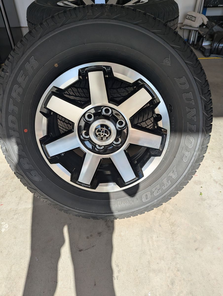 Toyota 4Runner TRD Off-Road wheels and tires