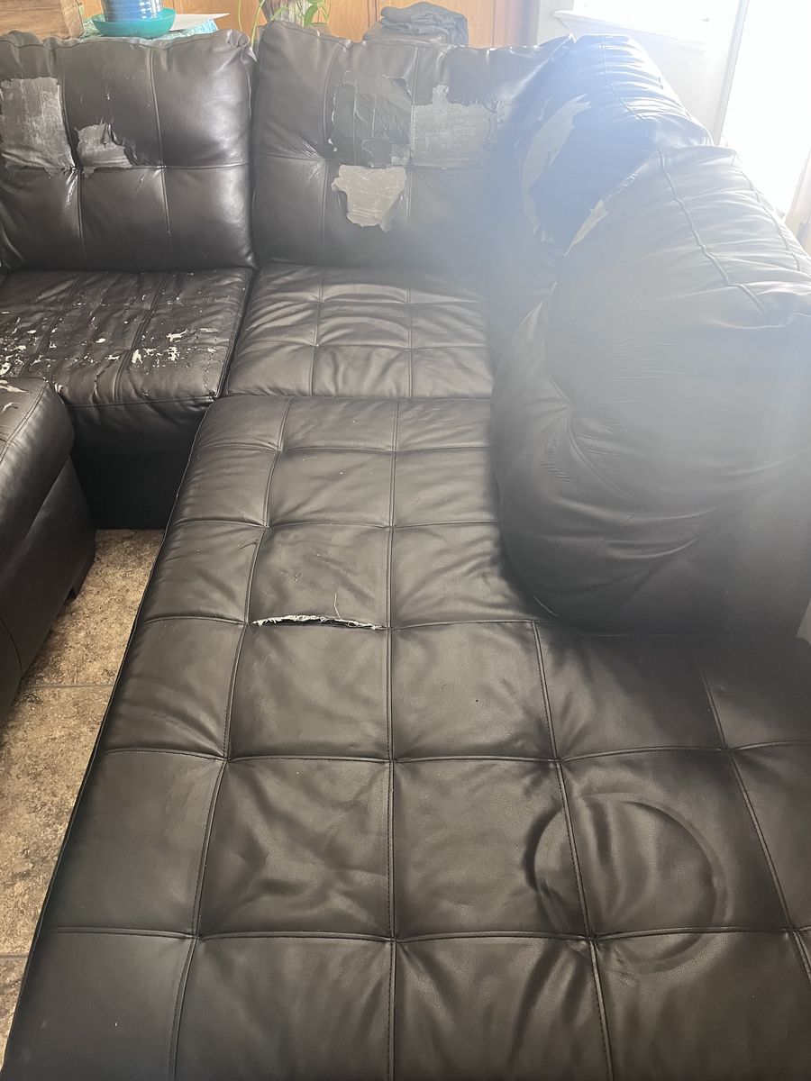 FREE SECTIONAL