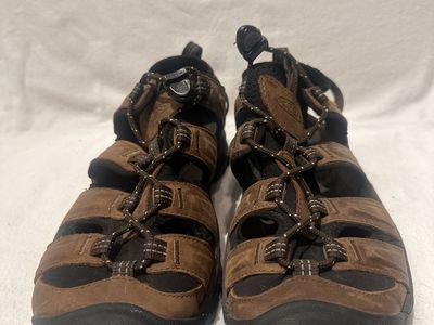 Keen men’s size 9.5 Leather/neoprene, barely used hiking sandals