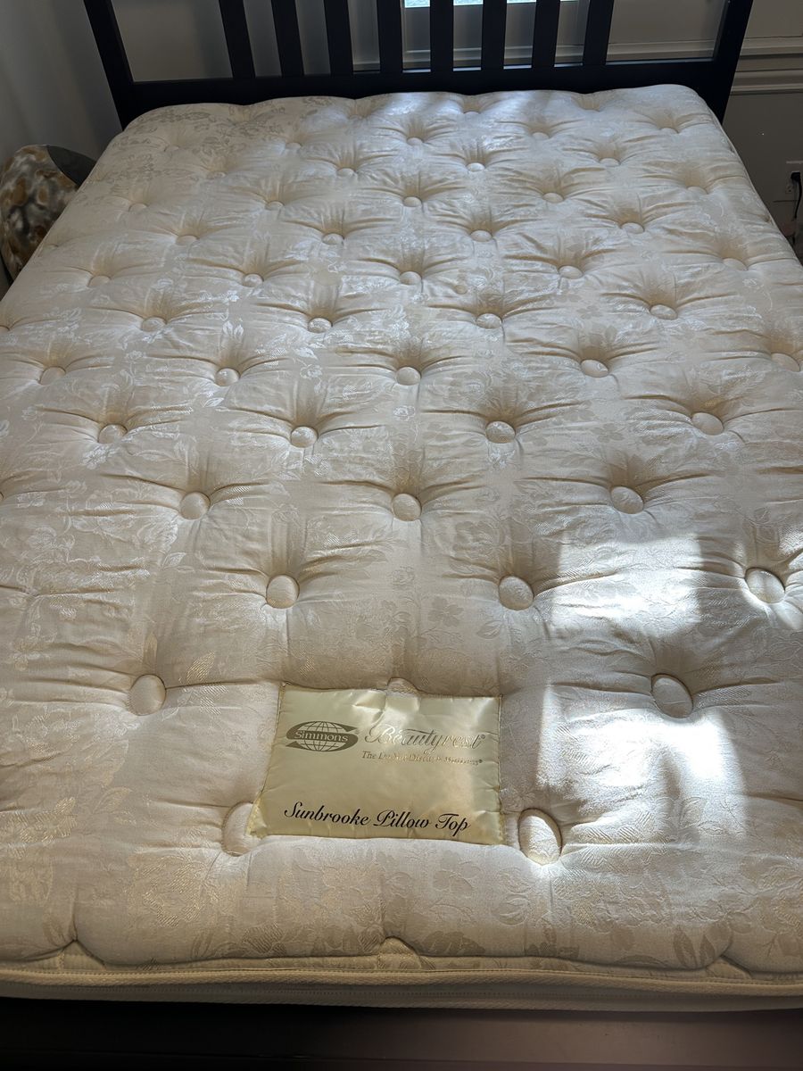Queen Simmons Beautyrest Sunbrooke Pillow Top Mattress