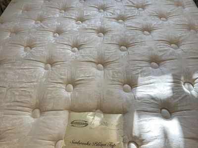 Queen Simmons Beautyrest Sunbrooke Pillow Top Mattress