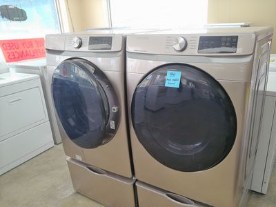 Like New Samsung Front Load Washer and Elecric Dryer~With Pedestals~90 Day Guarantee