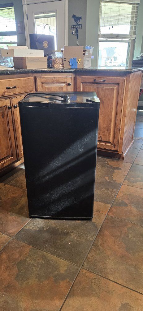 Tramontina 3.2 Cu. Ft. Compact Mini Refrigerator - Black, Free-Standing