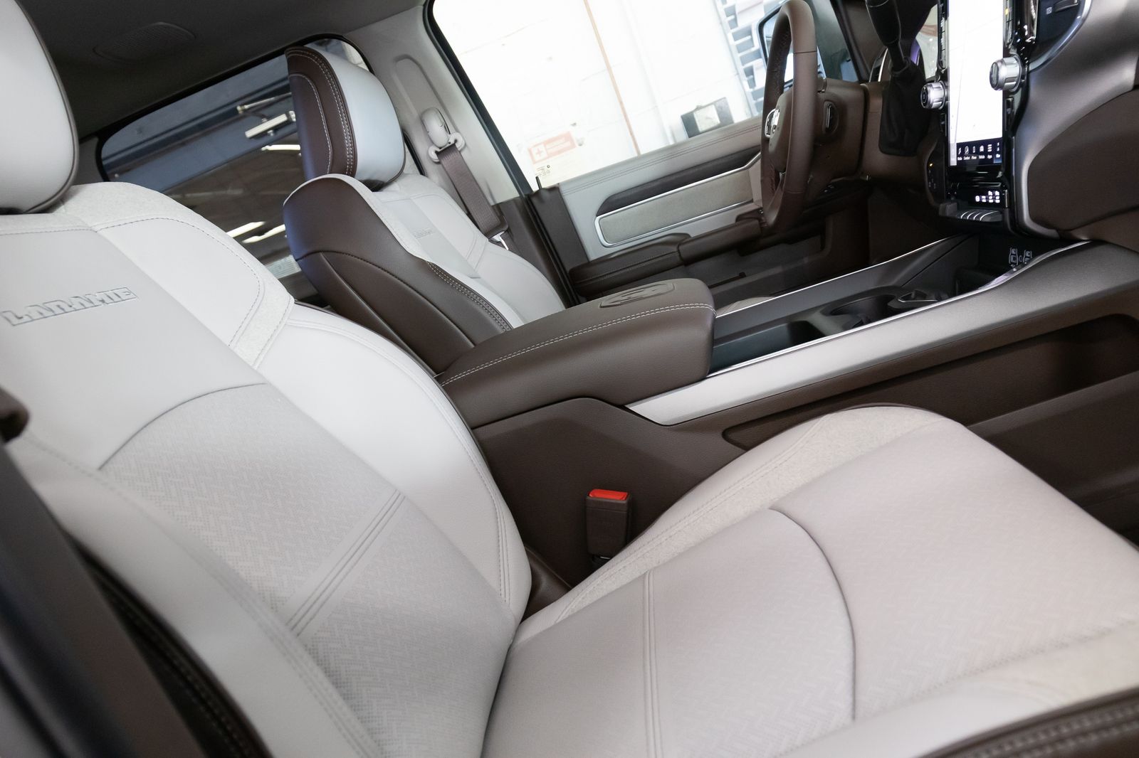 Main image 18
