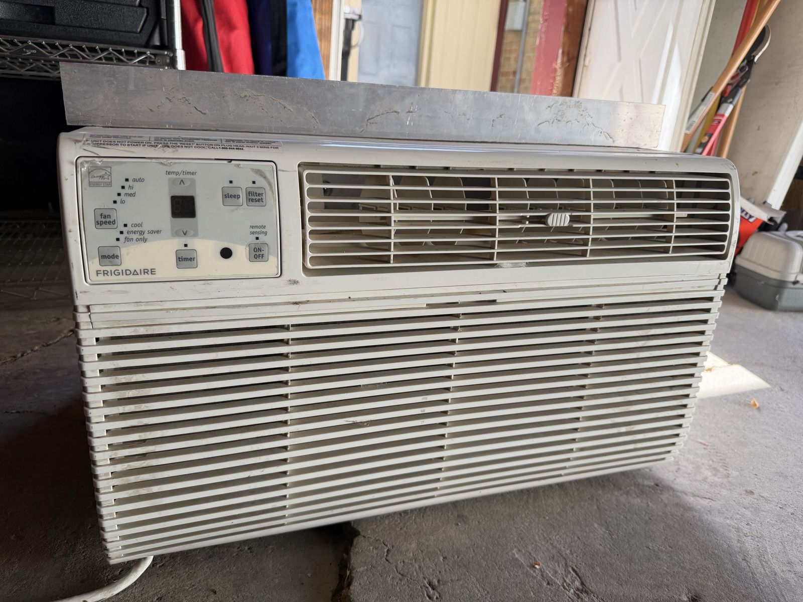Frigidaire 12,000 BTU Window A/C – 230V – Works?
