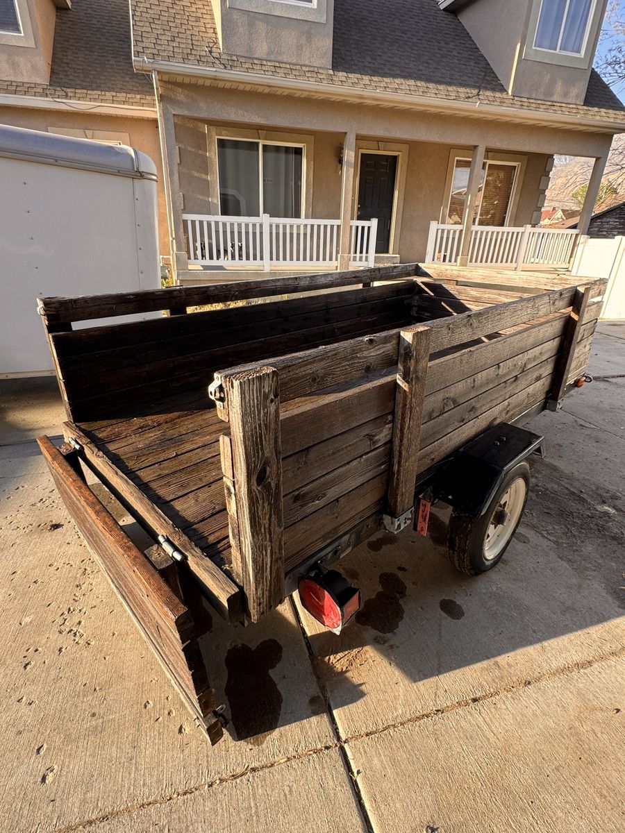 Single Axel 2000 lb Utility Trailer