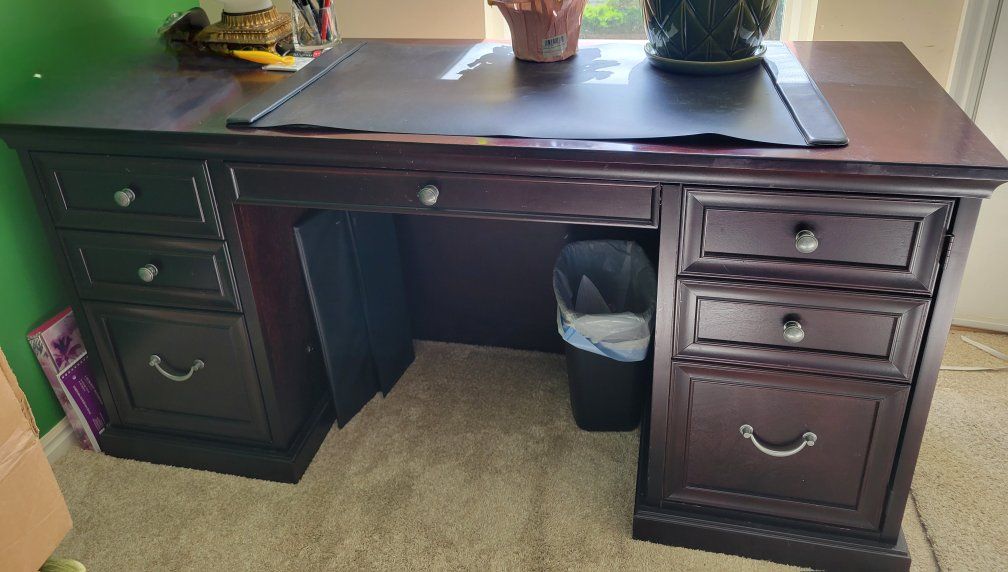 Ladies Wood Desk