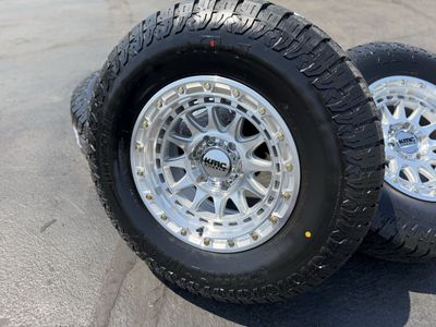 17” KMC 6 Lug 6x5.5 | 6x139.7 33” Crossmax A/T 285/70R17