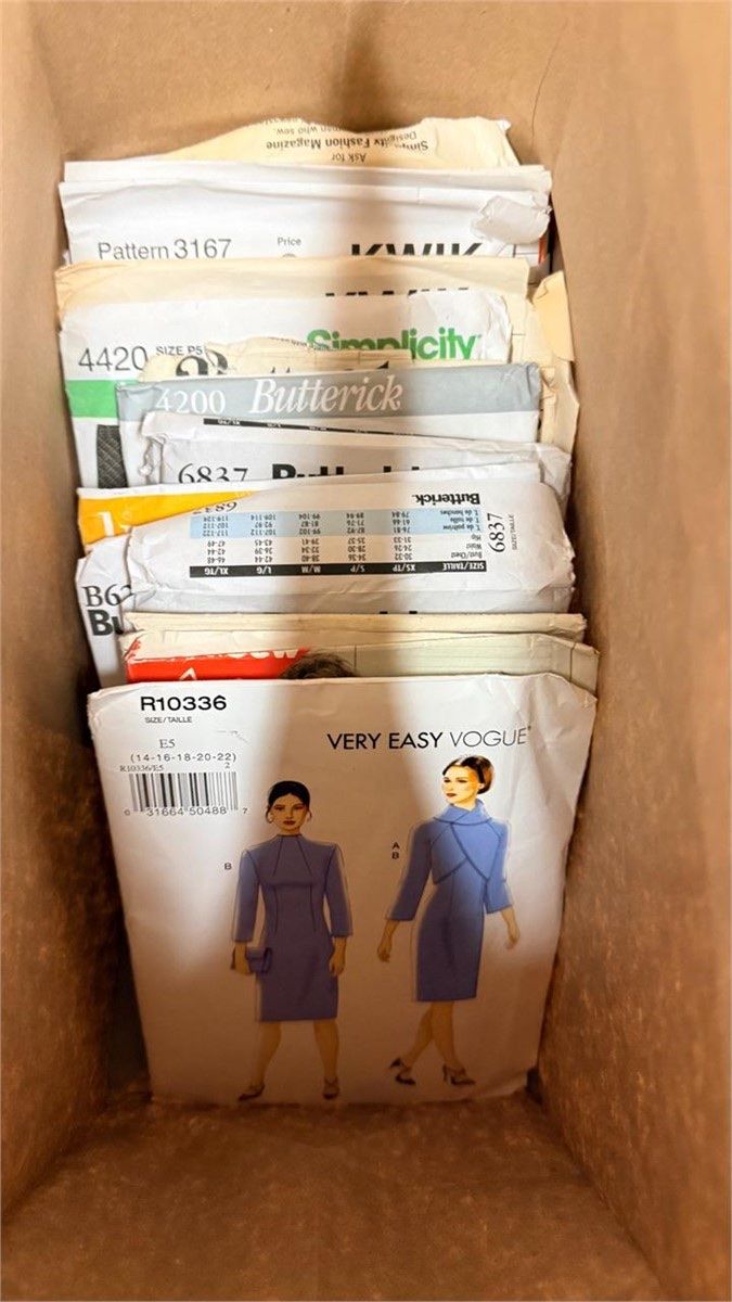 Large Lot Sewing Patterns - Vogue & More