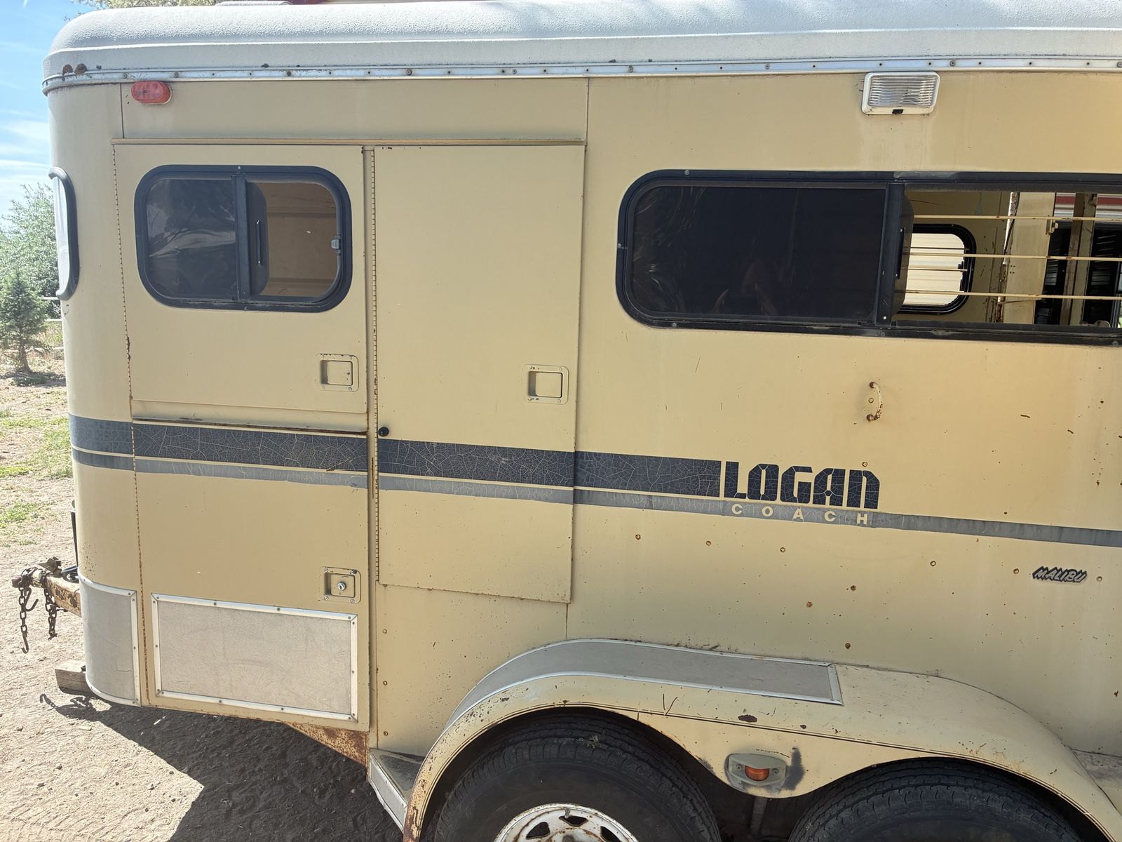 Used 1986 Logan Coach 2/H Malibu Horse Trailer - 5000 lbs GVW