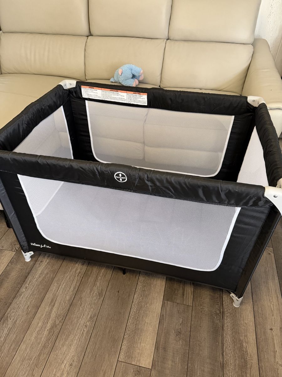 Dream on Me Zodiac baby playard