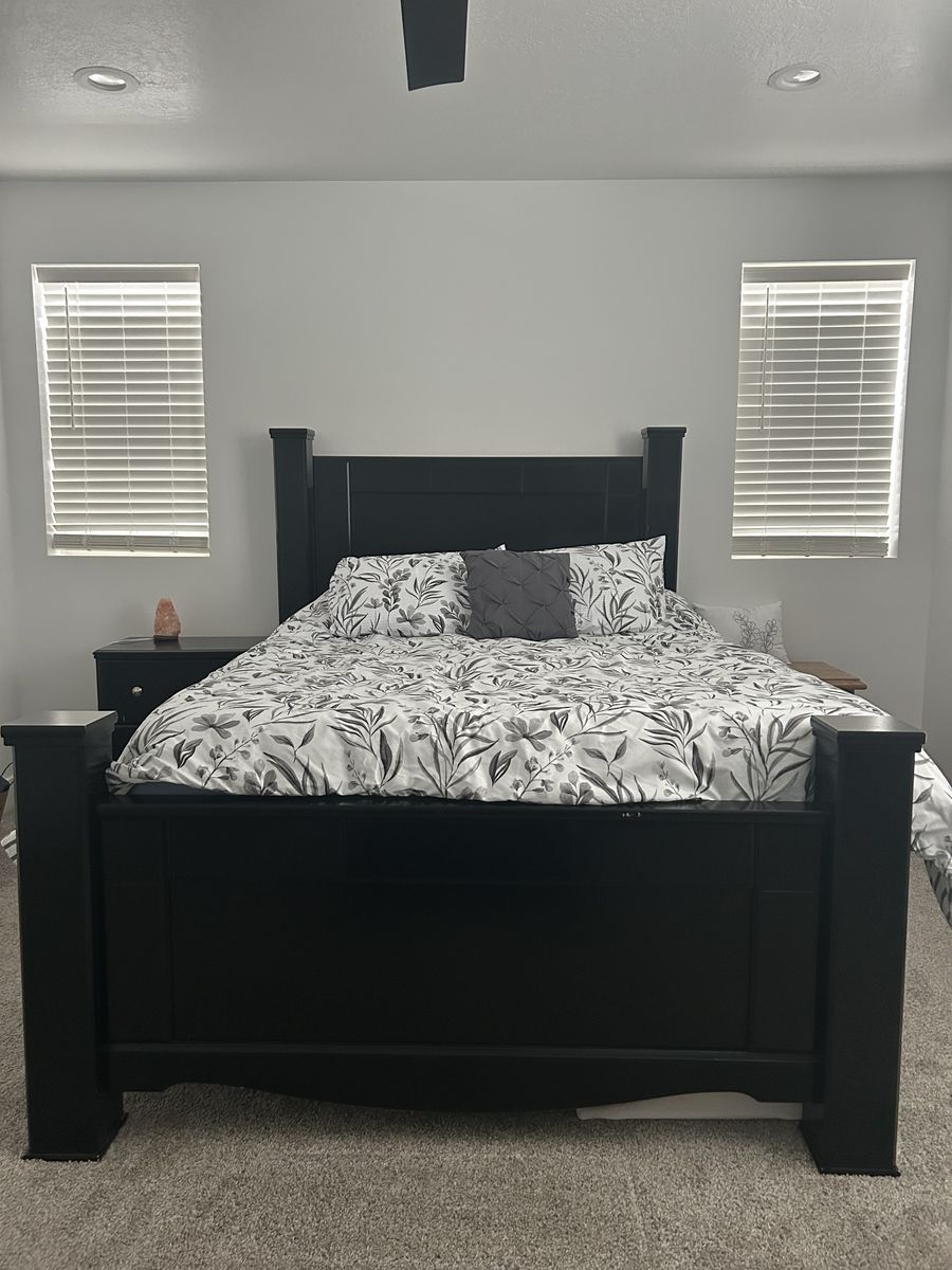 Queen size wood bed frame