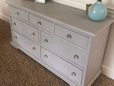 Gray Dresser with Crystal Knobs - 7 Drawers, Wooden Interior