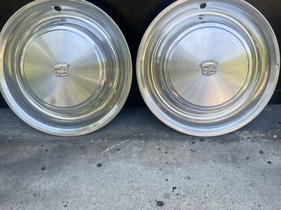 hub capes