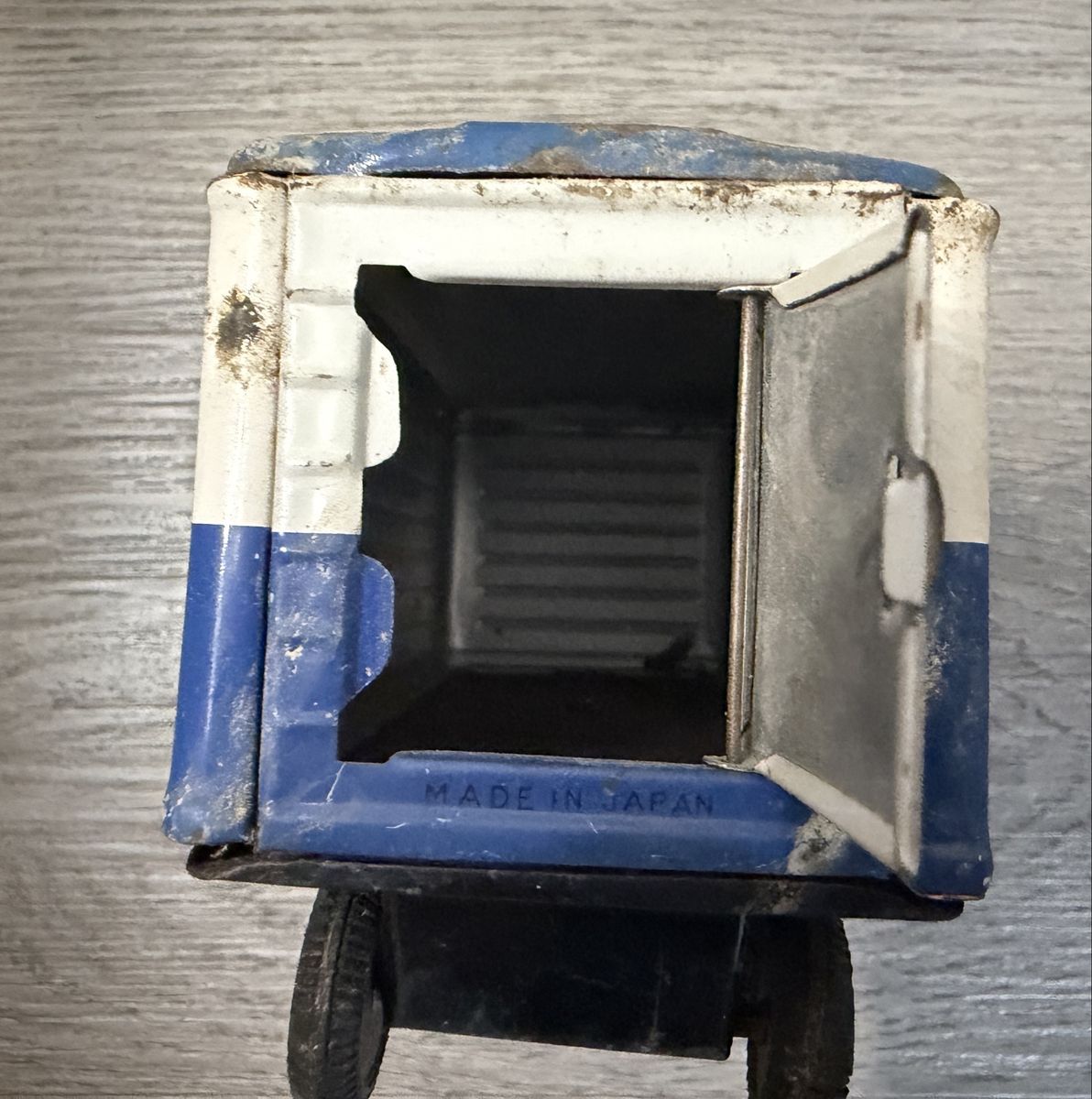 Main image 17