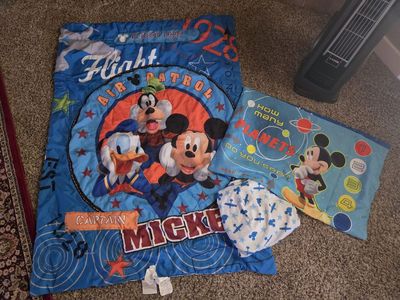 Disney Mickey Mouse Donald Goofy Kids Comforter & Pillow Sham Set "How Many Planets"
