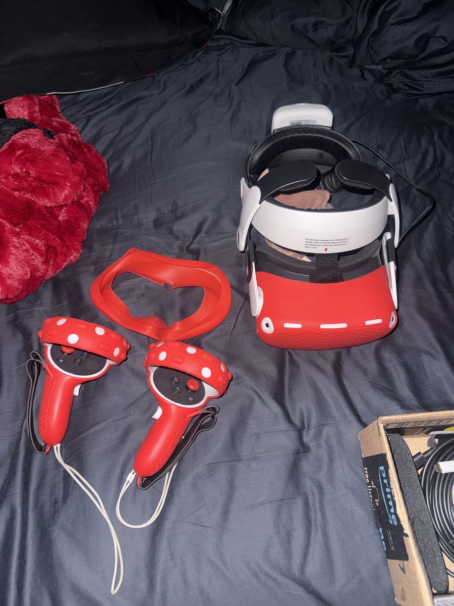 Meta Quest 2 With Controllers