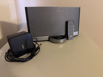 Bose SoundDock Portable Digital Music Speaker w/Bluetooth Adaptor & Remote