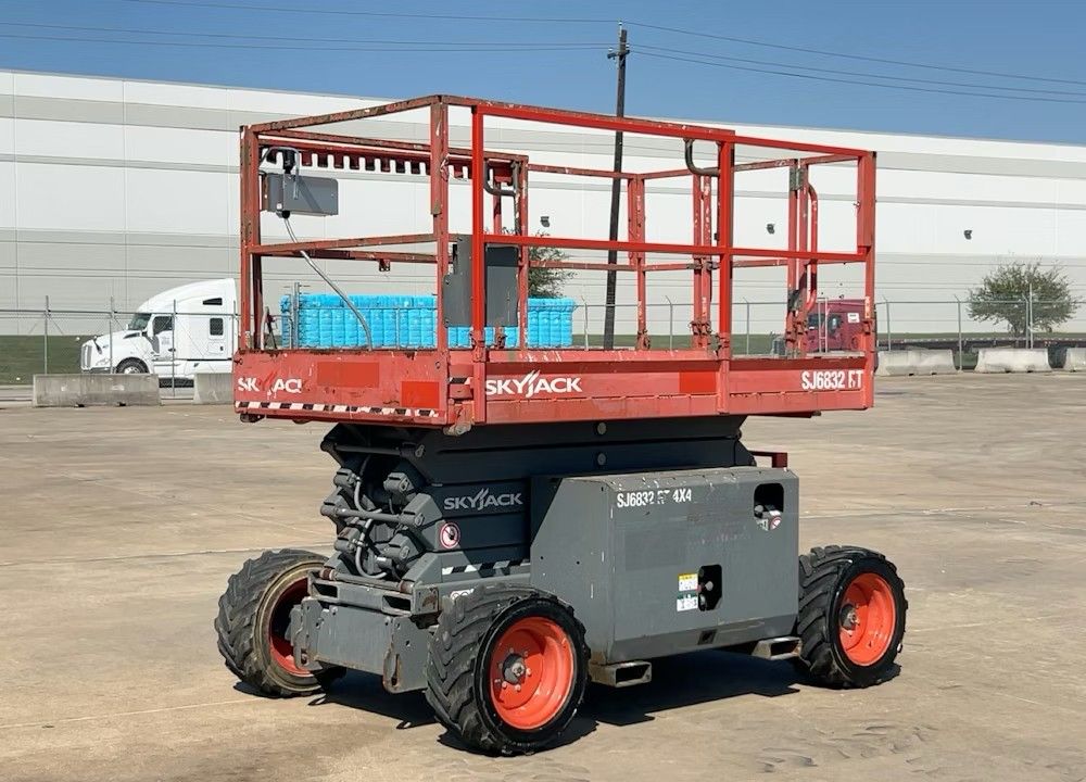 2018 Skyjack SJ6832 Rough Terrain Scissor Lift