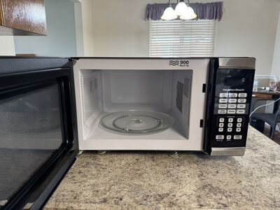 19 Inch hamilton Beach Microwave
