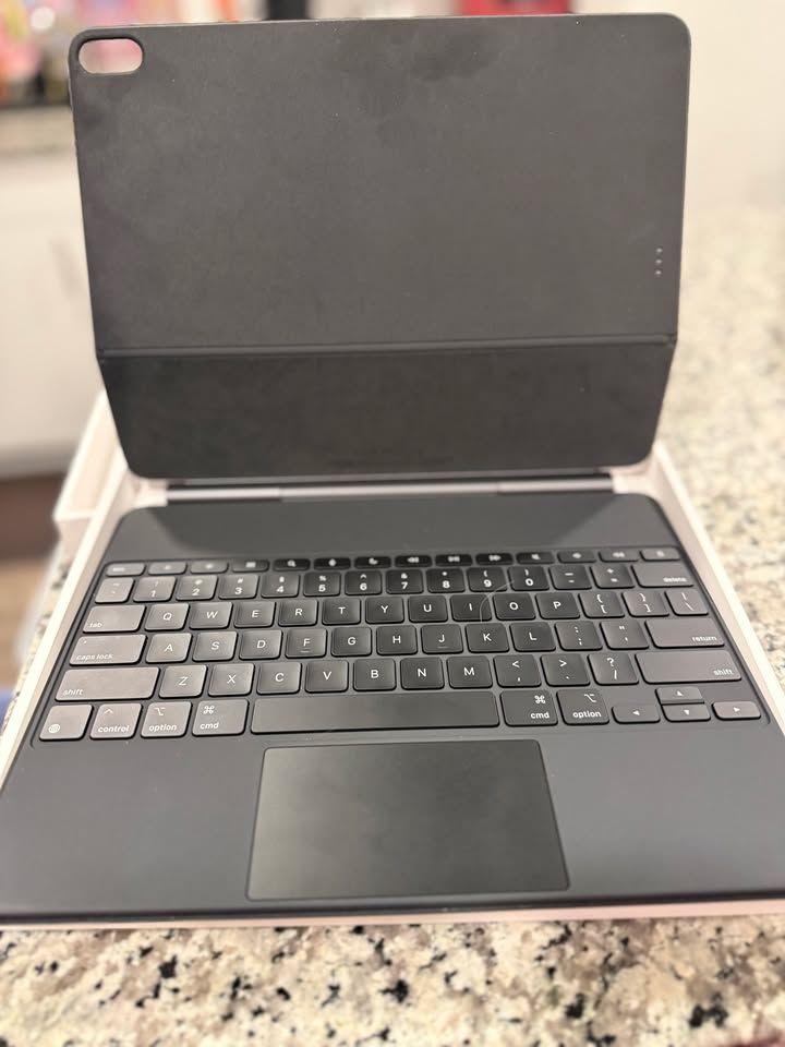 I PAID THE TAX - NEW APPLE MAGIC KEYBOARD 13' AIR