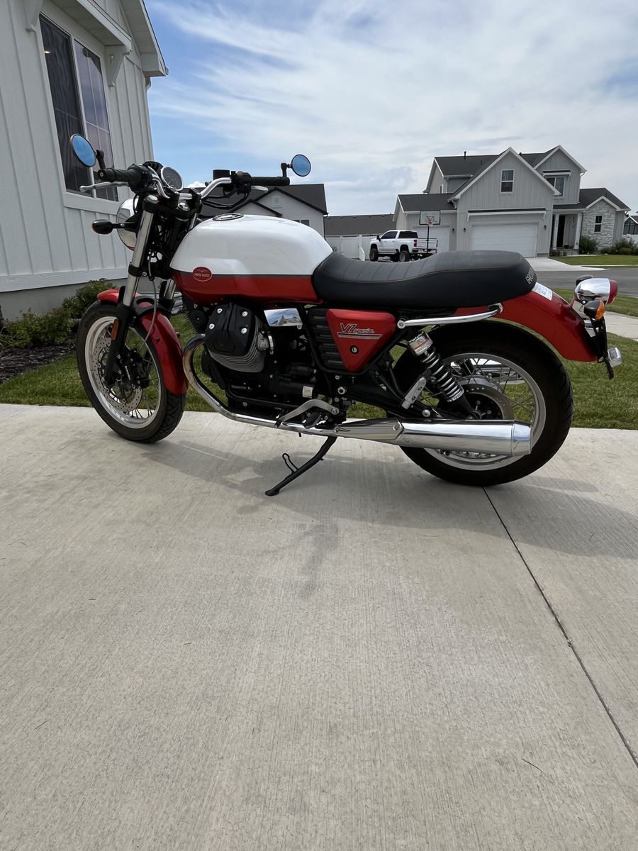 2013 Moto Guzzi V7 III Stone Special Edition Motorcycle - Red/White, Low Mileage (611 mph)