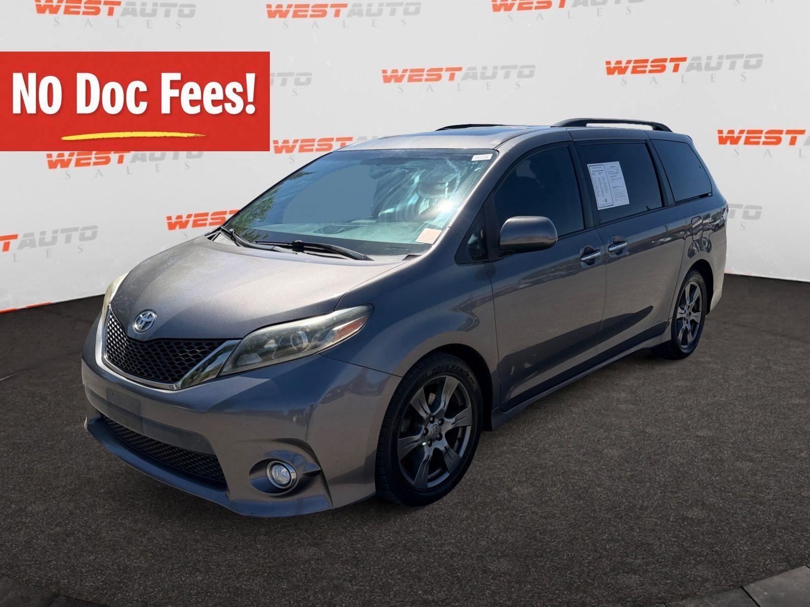 2017 Toyota Sienna SE 8-Passenger