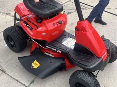 Craftsman 30-in 10.5 HP 6-Speed Gas Riding Lawn Mower With Mulching Kit