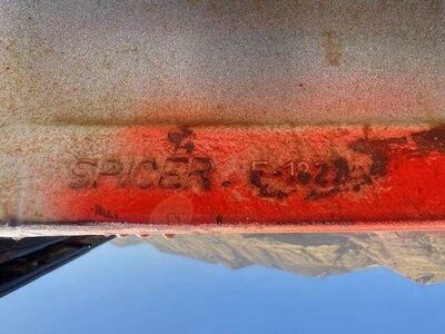 EATON / SPICER Front Axle Assembly