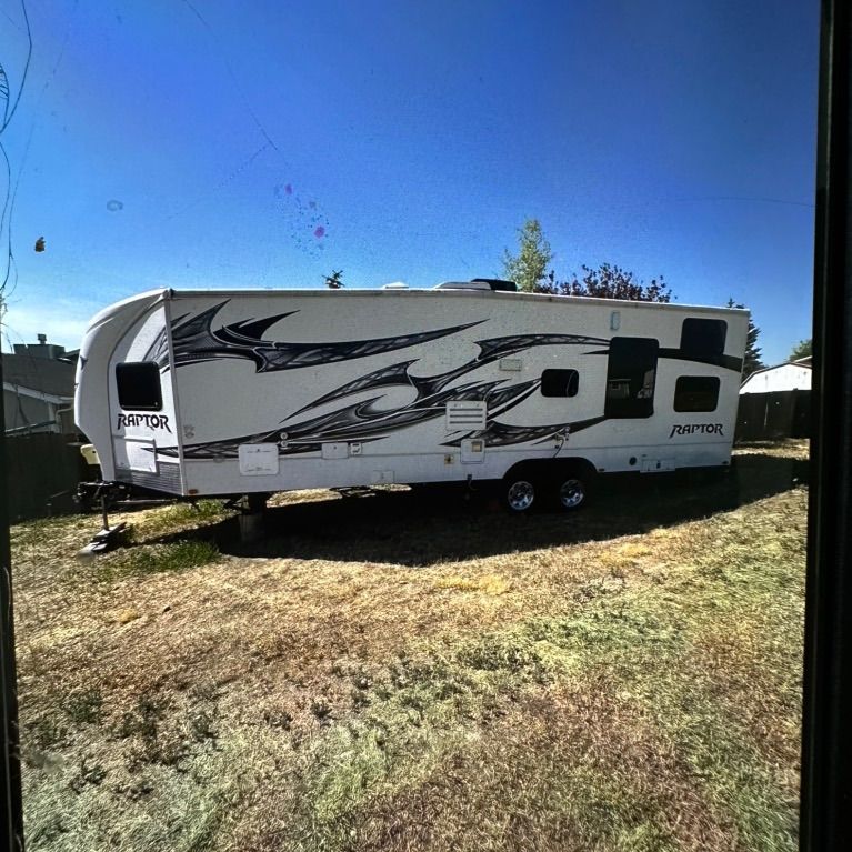 Travel Trailer / Toy Hauler
