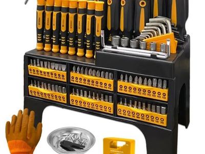 NEW IN BOX SCREW DRIVER AND BIT SET