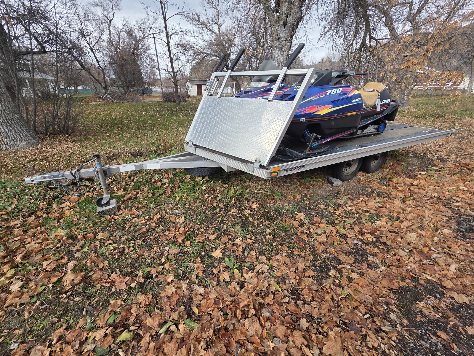 2005 Yacht Club Hawkeye  Aluminum 3 place Snowmobile Trailer